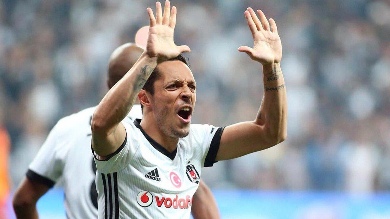 Şenol Güneş'in ilk tercihi Adriano!