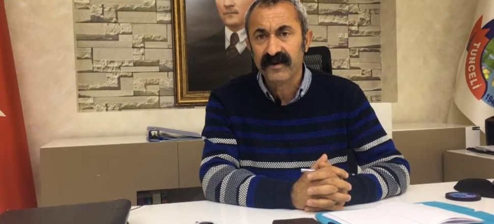 Maçoğlu, Alevi dedesini temizlikçi yaptı...