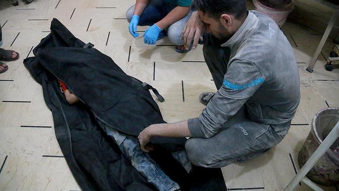 Esed güçleri Duma'ya saldırdı: 3 çocuk hayatını kaybetti