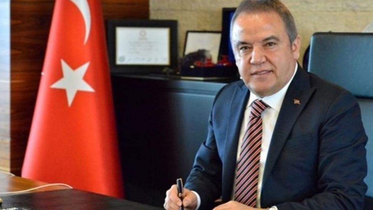 Antalya'da Muhittin Böcek,” Su ve ekmekle siyaset yapmayız”
