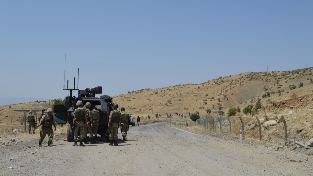 Hakkari'de bombalı tuzağı kuran 4 PKK'lı yakalandı