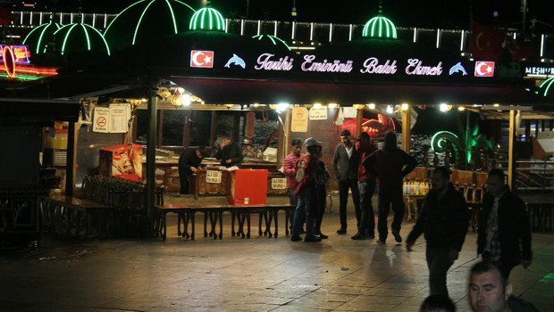 İstanbul'da tarihi balıkçıya kanlı infaz!