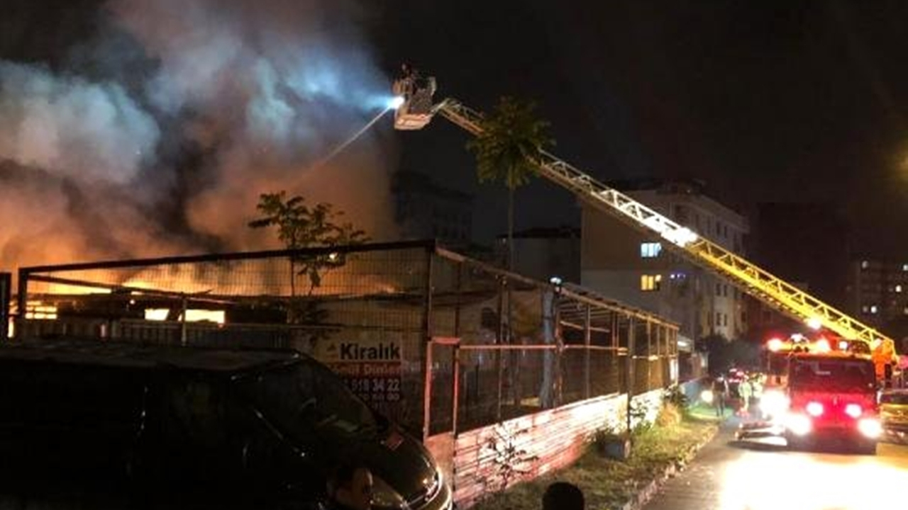 Maltepe'de atölyede korkutan yangın...