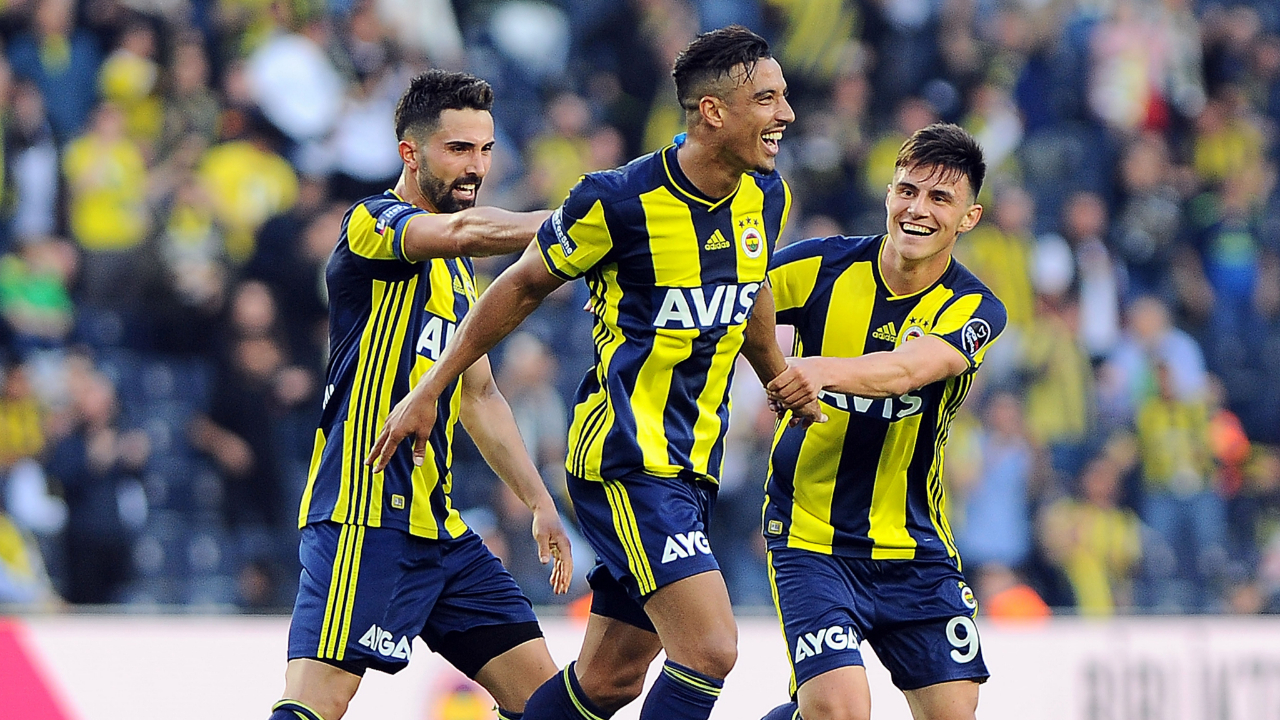 Fenerbahçe kazandı, Akhisarspor Süper Lig'e veda etti!