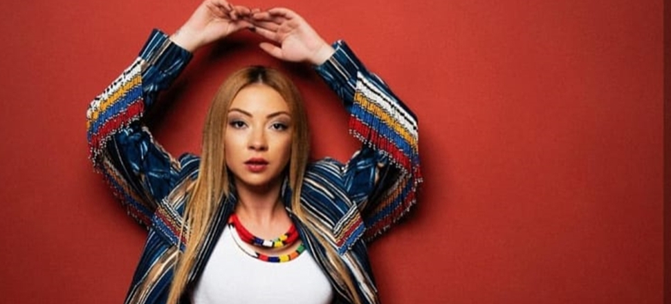 Ece Seçkin, Jennifer Lopez'i geçti!