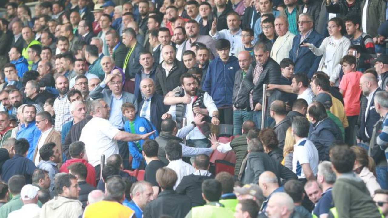 Abdurrahim Albayrak'ın oğluna yumruklu saldırı!