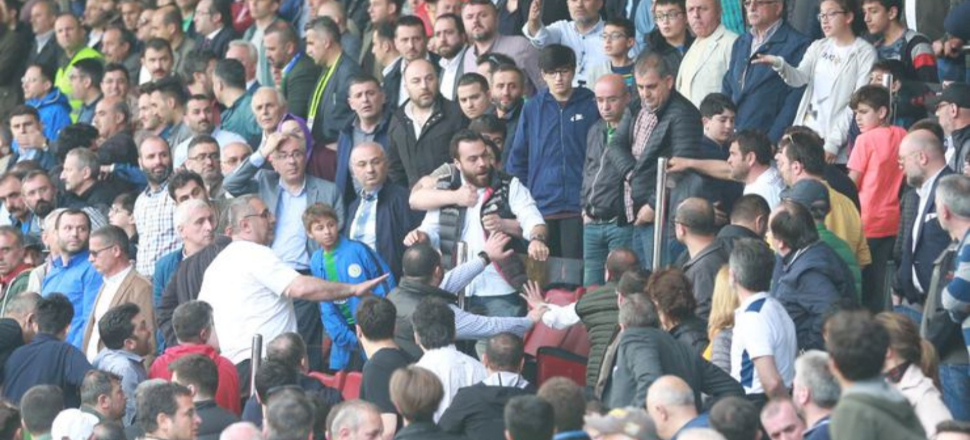 Abdurrahim Albayrak'ın oğluna yumruklu saldırı!
