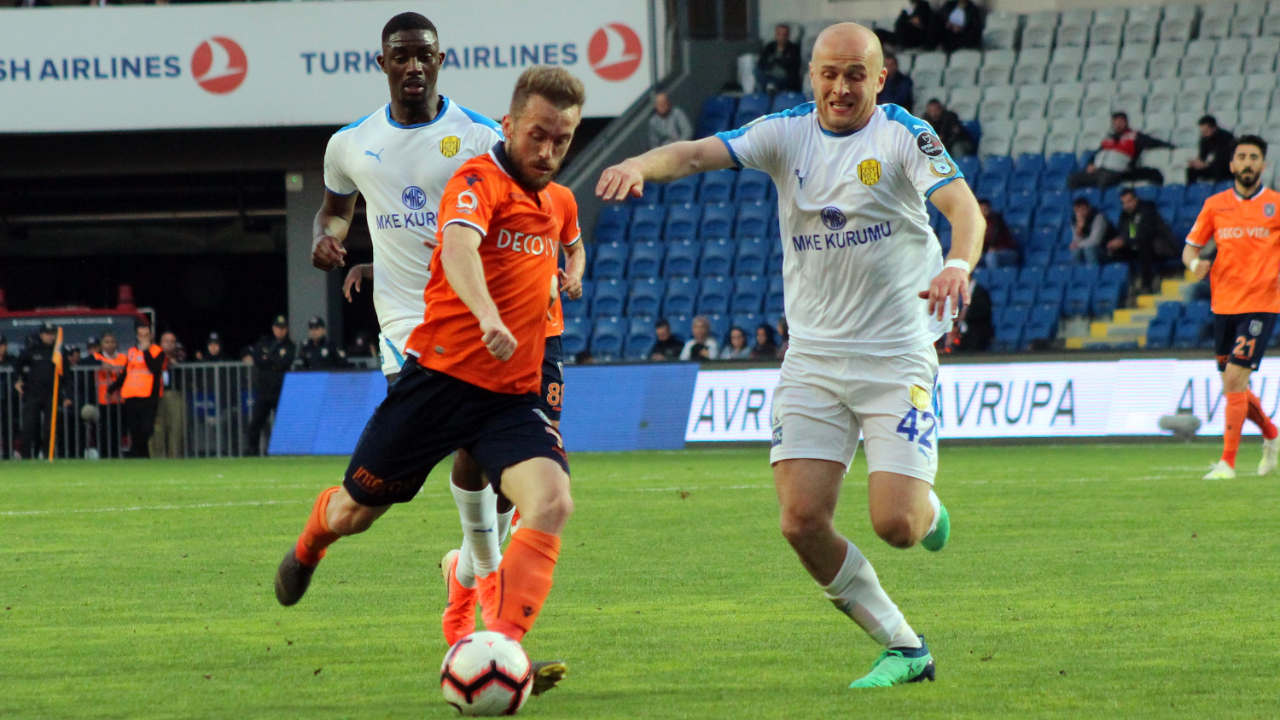 Başakşehir galibiyeti hatırladı!