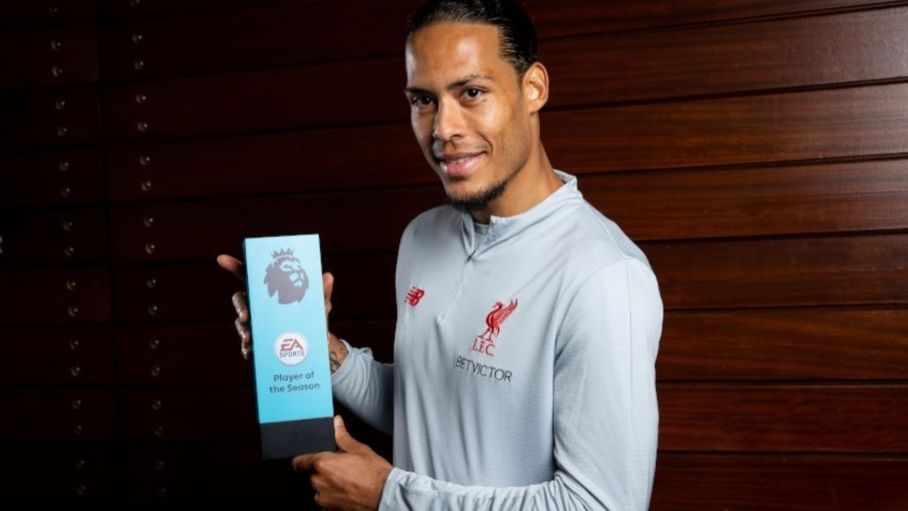 Premier League'de yılın futbolcusu Van Dijk!