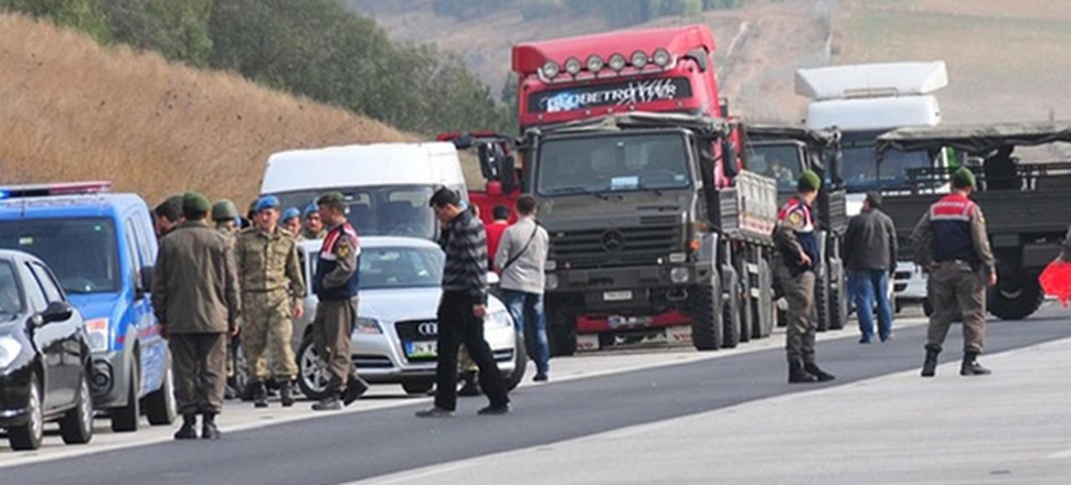 MİT tırlarını durduran FETÖ'cüyü terfi ettirmişti!