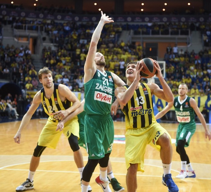 Fenerbahçe evinde yine kazandı! Seri 23 maça çıktı