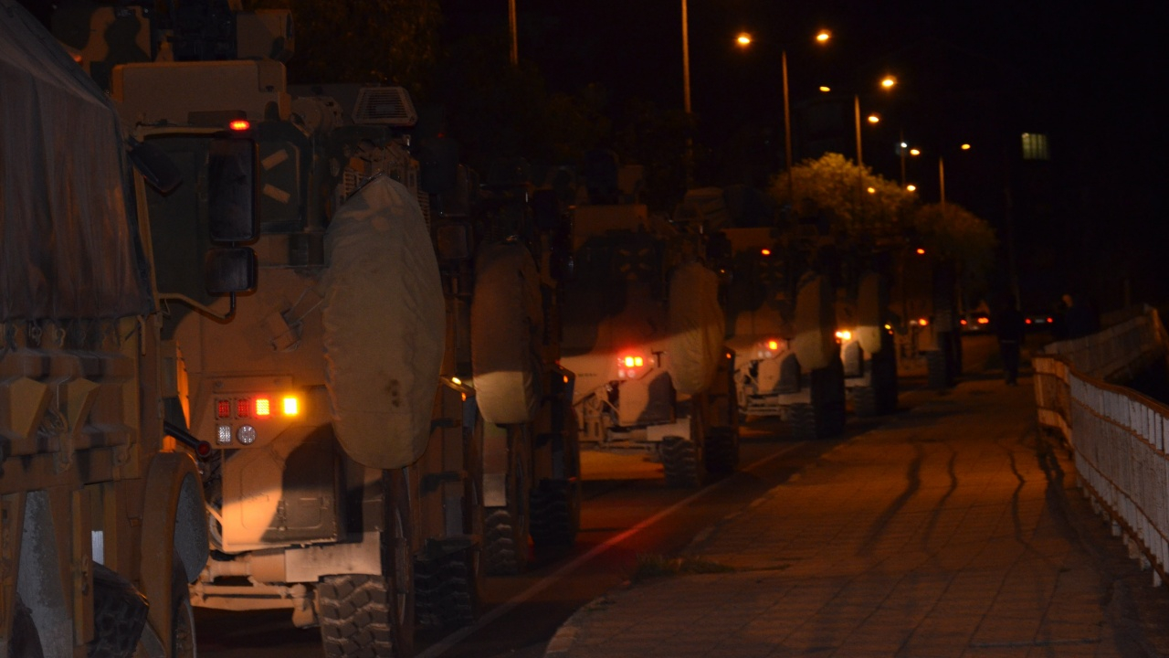 Gece yarısı Suriye sınırına takviye!