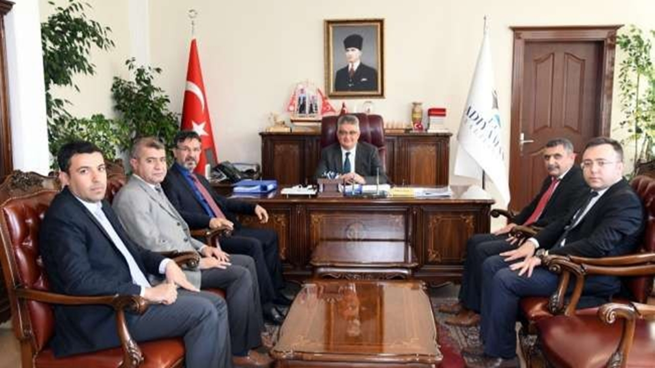 Adıyaman'da müdür Fuat Tekin Vali Aykut Pekmez ile bir araya geldi