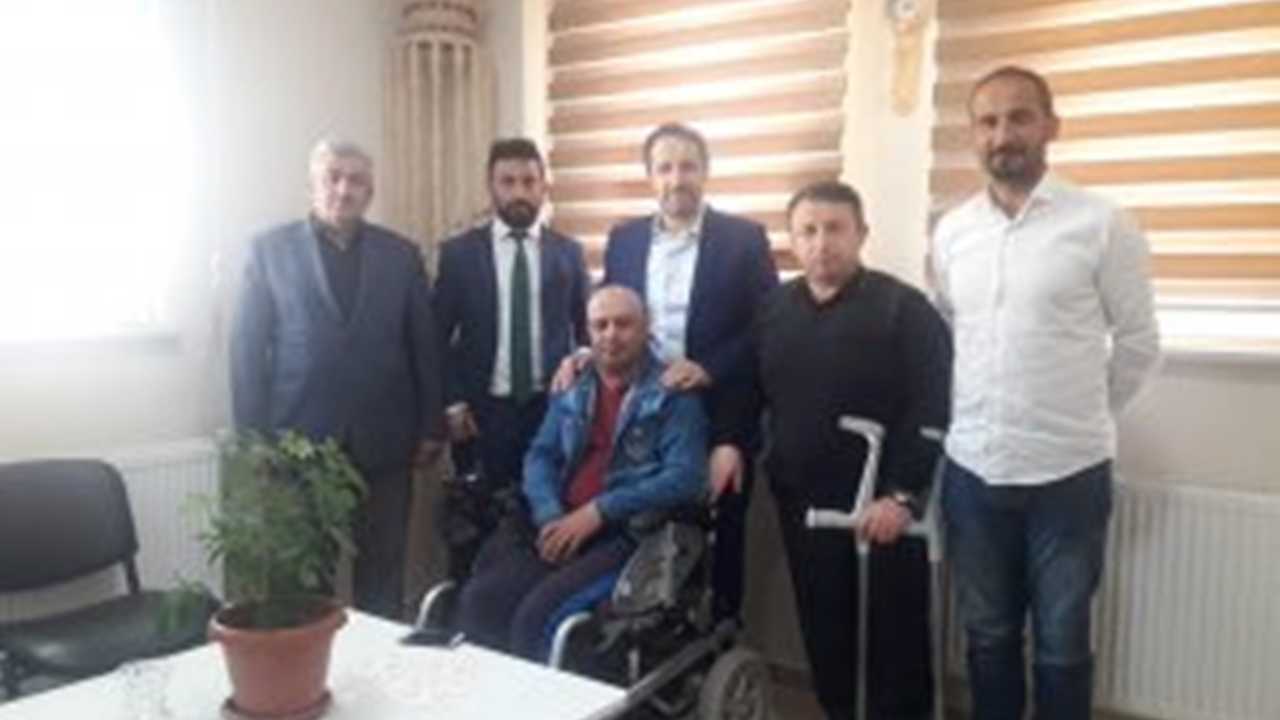 Hakkari'de Başkan Emrullah Gür’den engellilere ziyaret