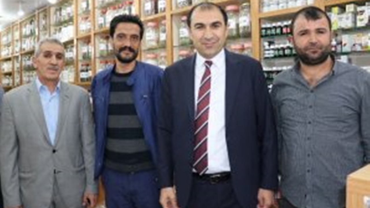 Van'da Başkan İsa Berge’den esnafa Ramazan ziyareti