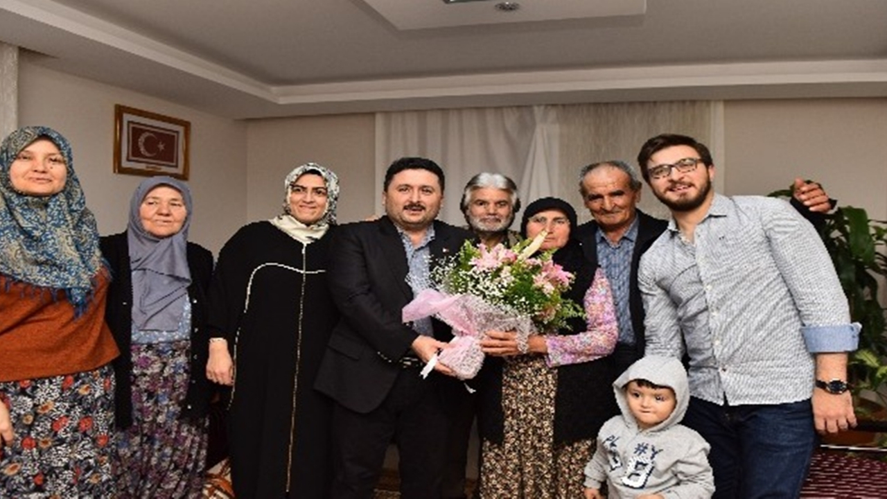 Balıkesir'de Başkan Hasan Avcı’dan, şehit ailesine ziyaret