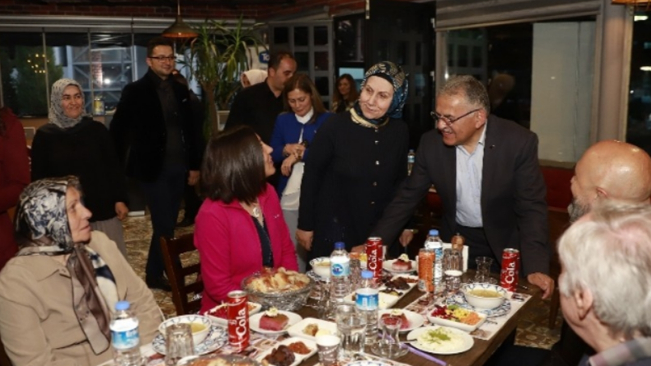 Kayseri'de Memduh Büyükkılıç: “Bizim için her gün annelerimizin günü"