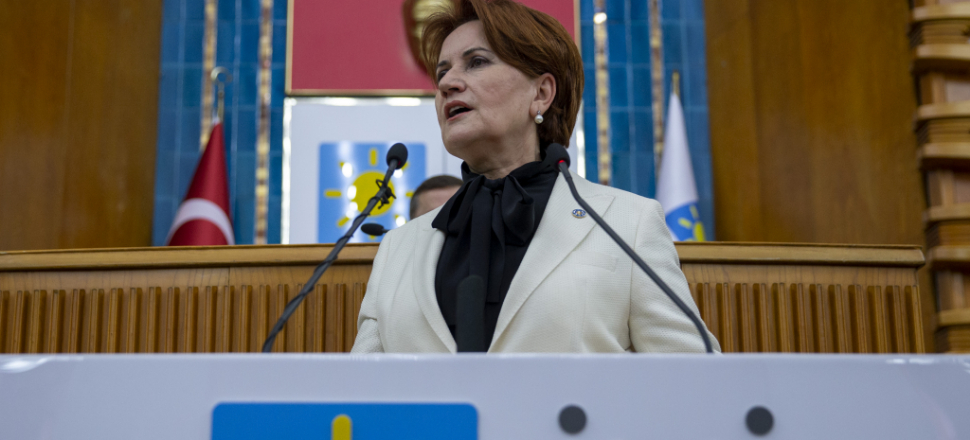 "Demokrasiye her türlü müdahale bir darbedir"