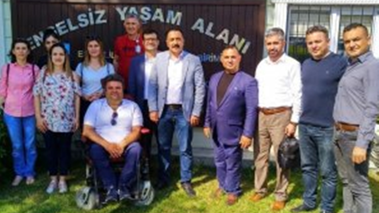 İzmir'de Musa Pala: ’Engelliler için yapılanlar yeterli değil’