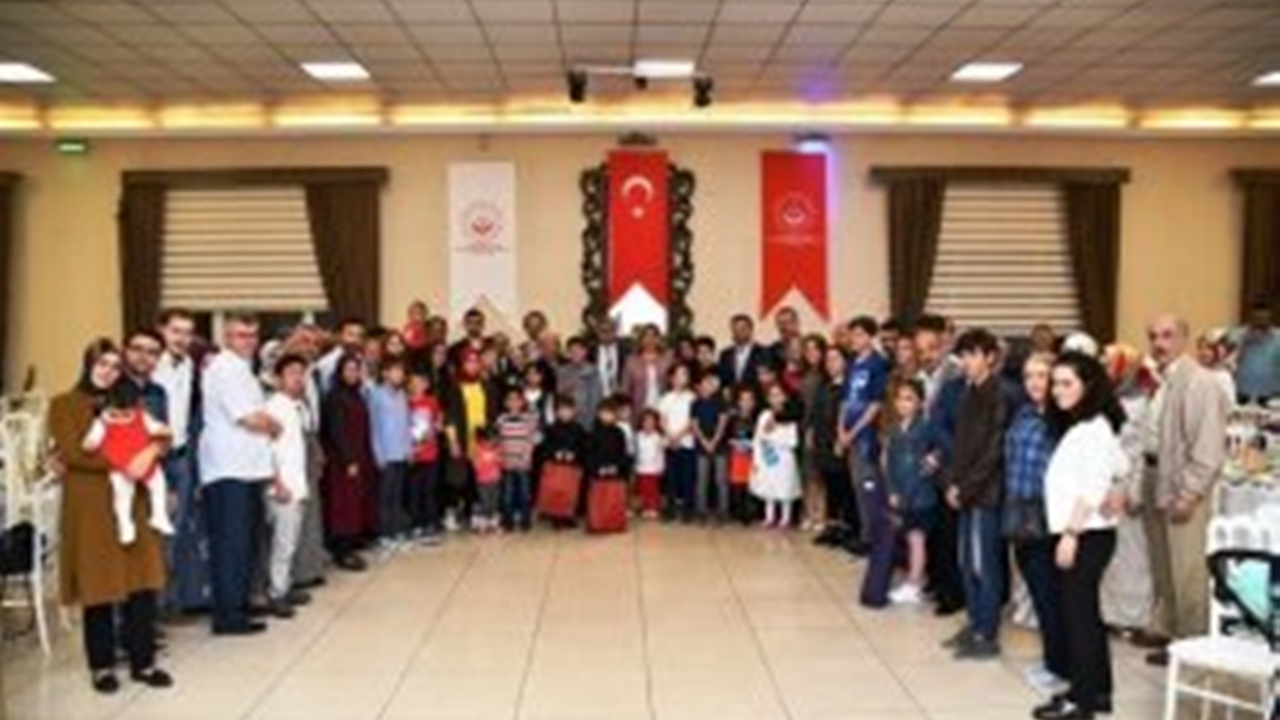 Karabük'te Vali Fuat Gürel, koruyucu aileler ile buluştu