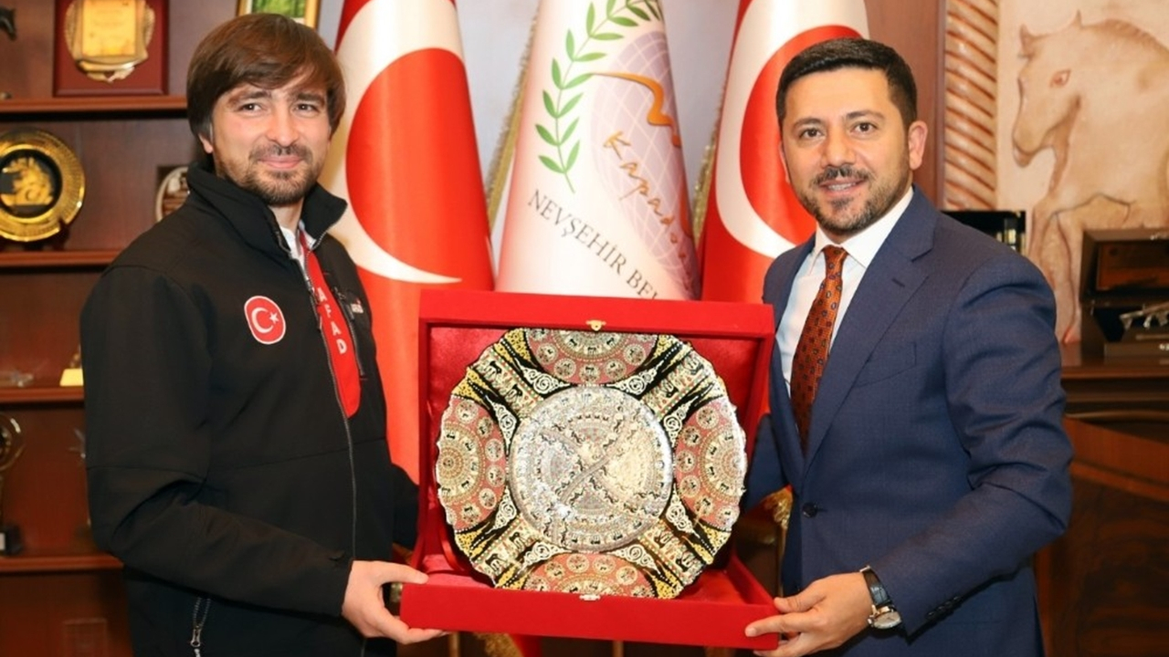 Nevşehir'de AFAD Başkanı Mehmet Güllüoğlu, Belediye Başkanı Arı’yı ziyaret etti
