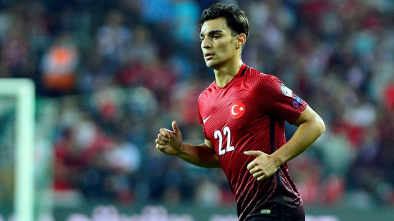 Kaan Ayhan kartal oluyor...