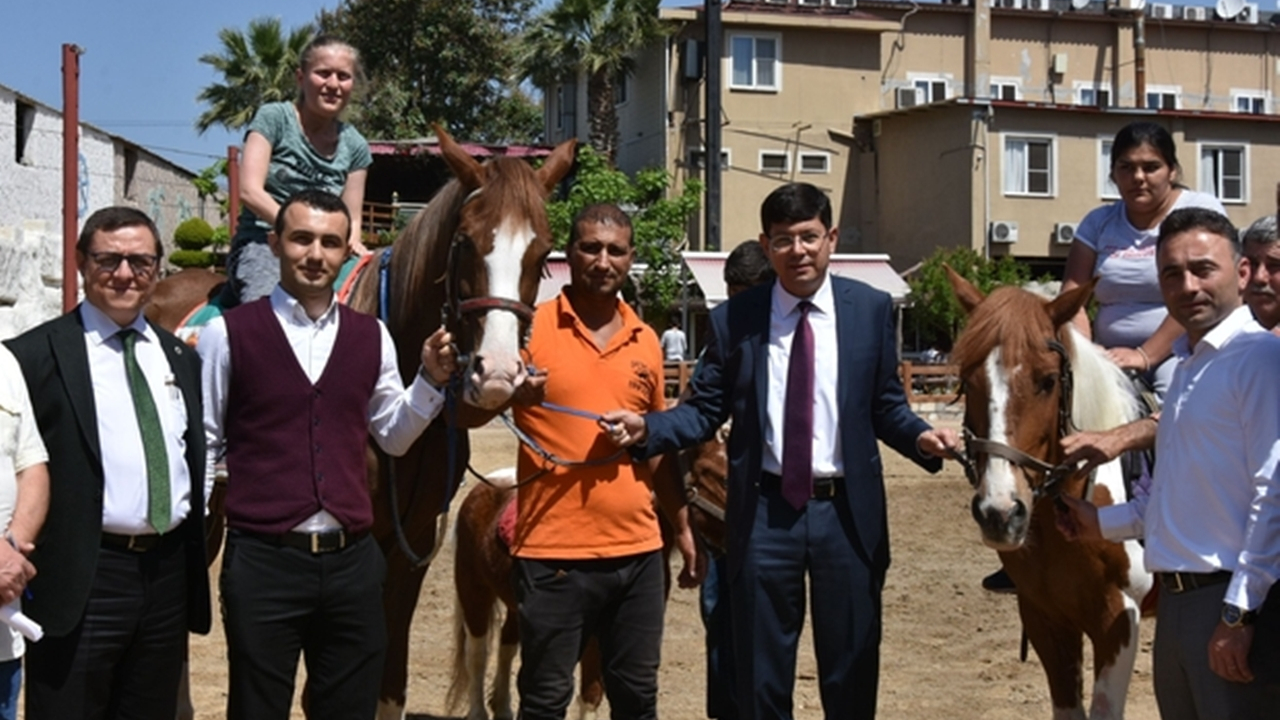 Aydın'da Başkan Kürşat Engin Özcan hipoterapi eğitimini inceledi