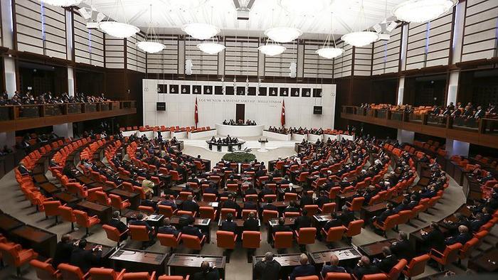 15 Temmuz 'Demokrasi ve Milli Birlik Günü' adı altında resmi tatil ilan edildi