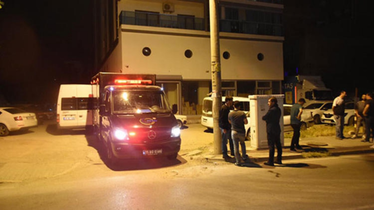 Ailesini "Şerbet yaptım bir tadın" diyerek öldürdü