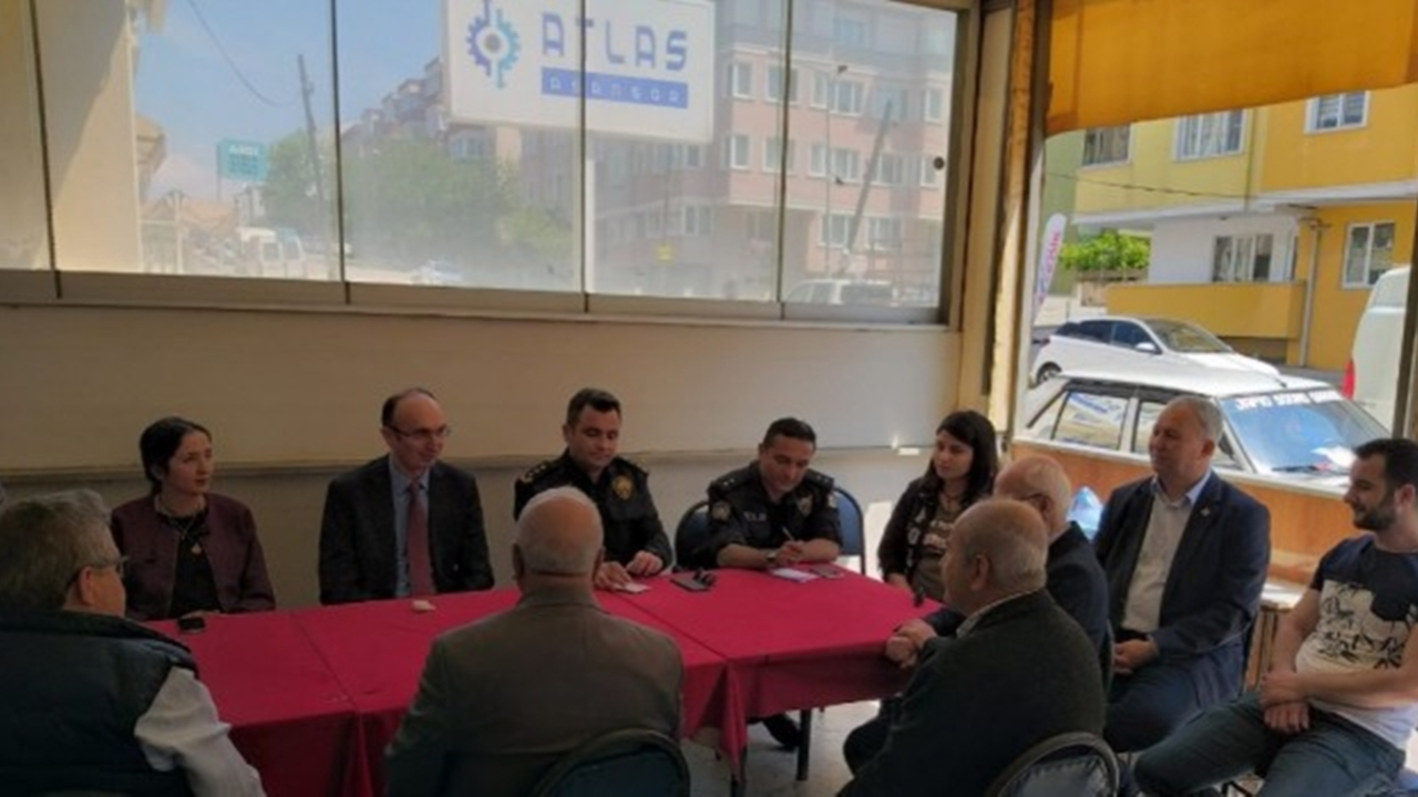 Balıkesir'de Kaymakam Günhan Yazar mahalle toplantılarını sürdürüyor