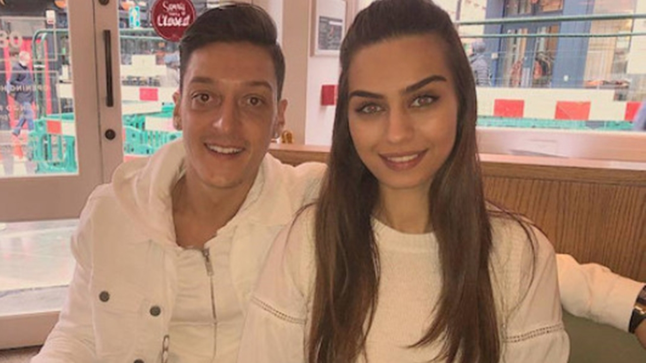Mesut Özil balayı için servet harcayacak!
