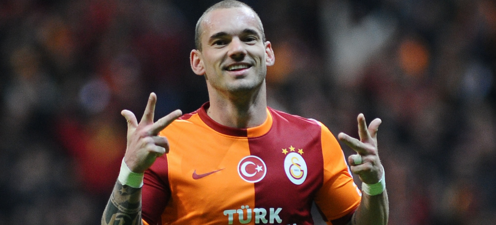 Wesley Sneijder geliyor!