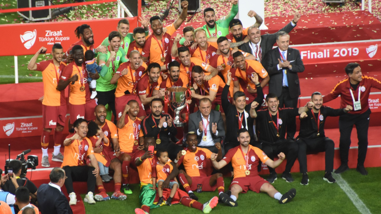 Galatasaray kasasını doldurdu!