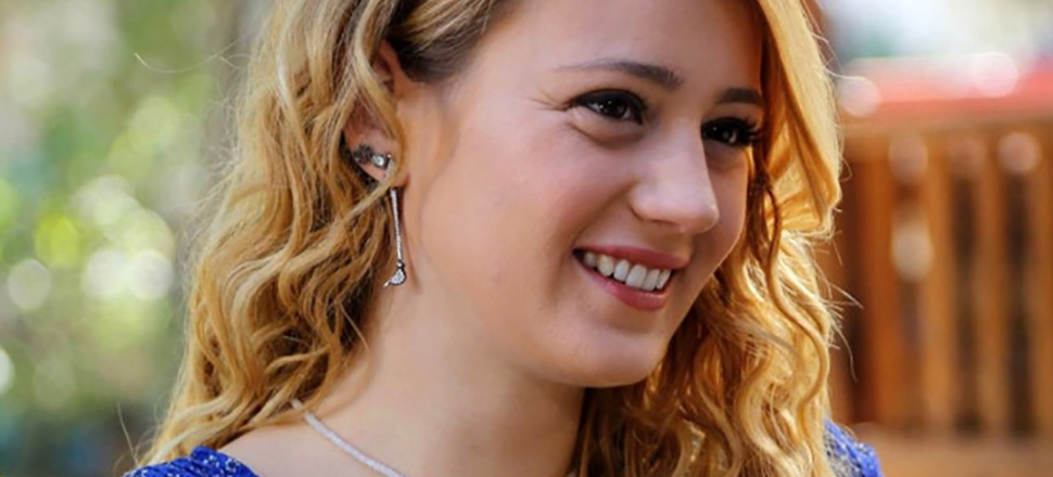 Cezası ertelenen Gizem Karaca mutluluk saçtı!
