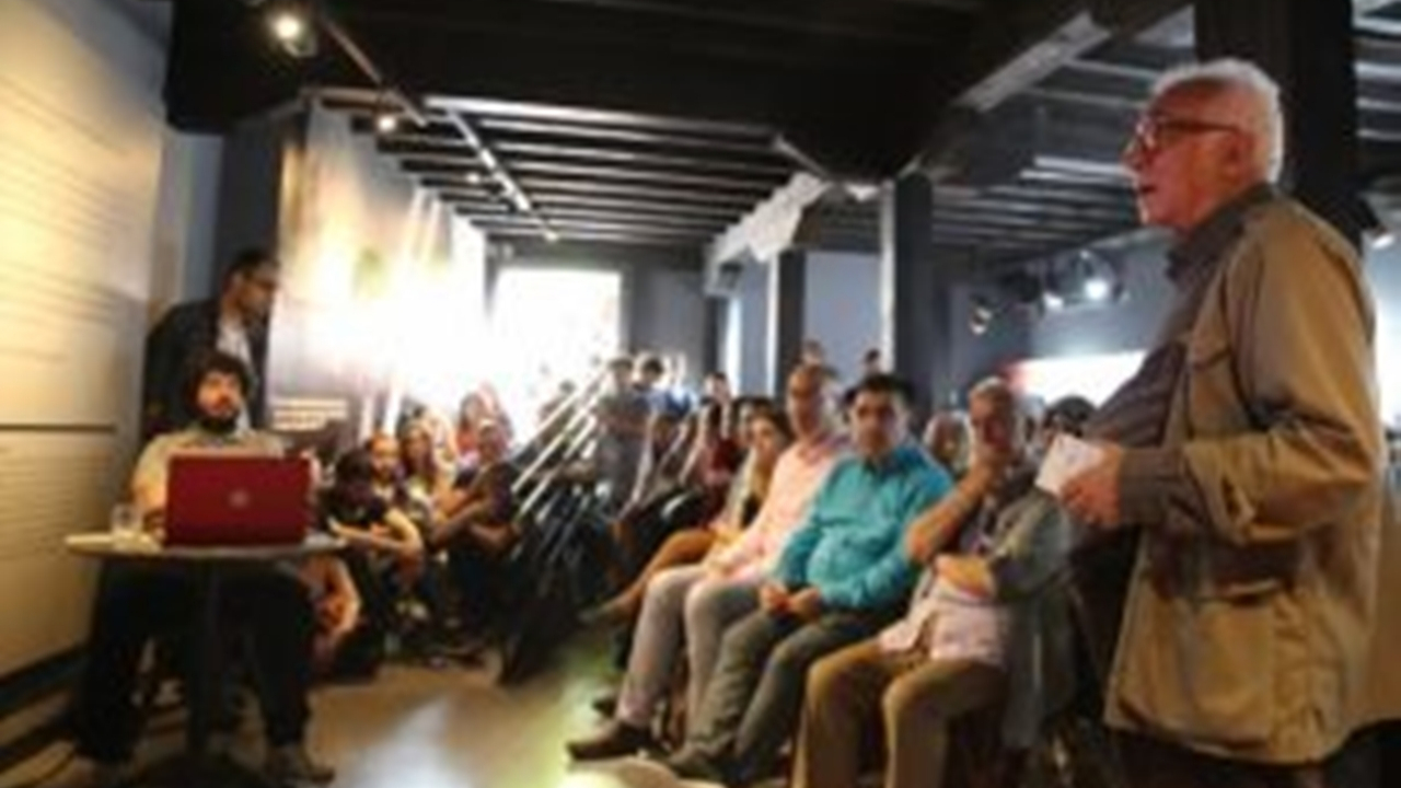 Bursa'da Prof. Dr. Coşkun Özgünel, 'Smintheion' kazılarını anlattı
