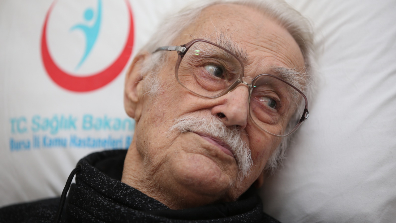 Eşref Kolçak yoğun bakıma kaldırıldı!