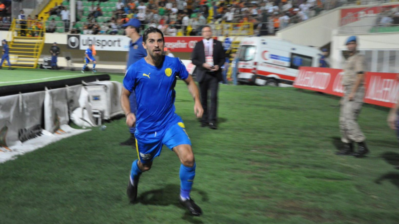 Ankaragücü'nde kriz büyüyor! Bir ayrılık daha...