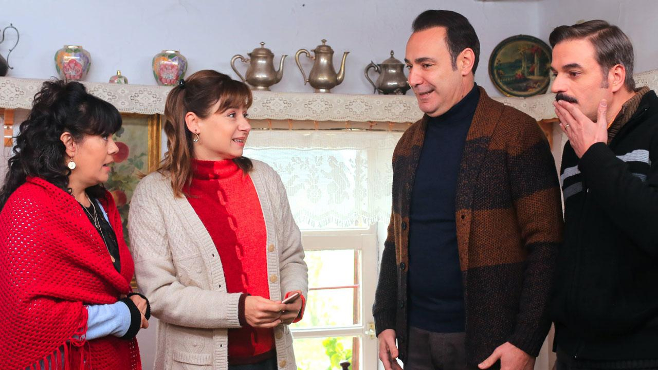Kalk Gidelim setinde kavga: Bıçakla saldırdı!