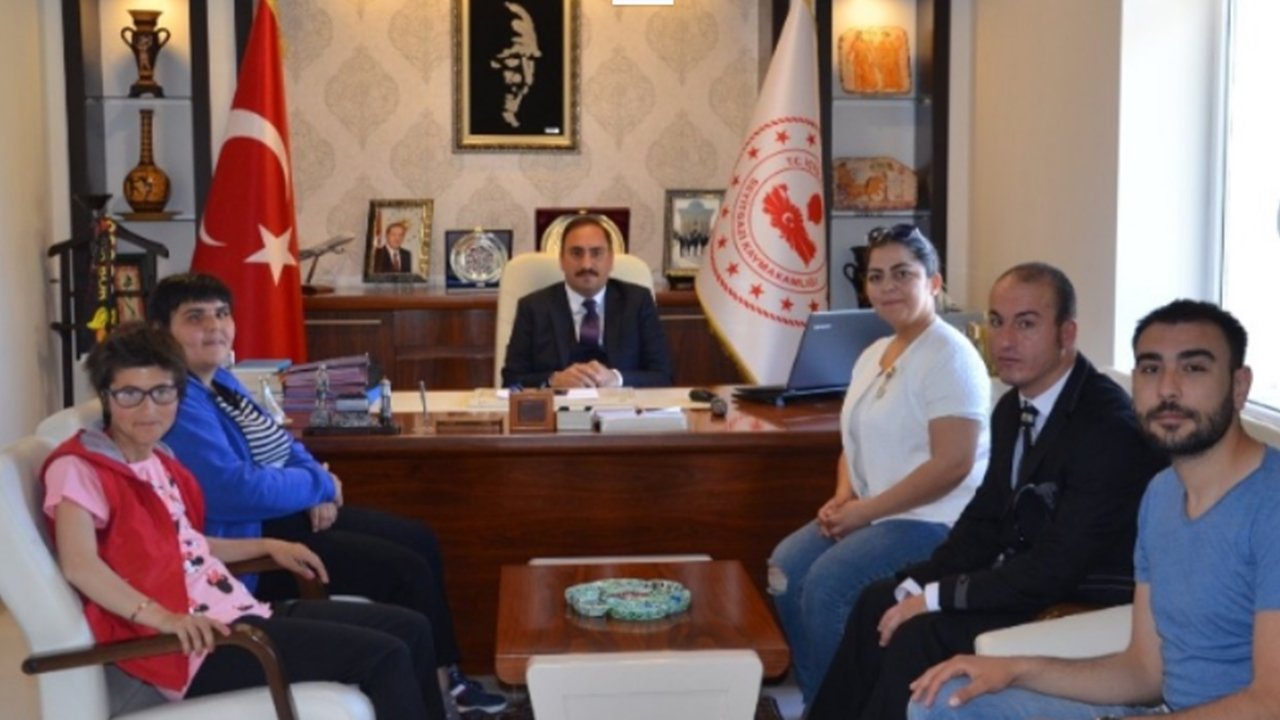 Eskişehir'de Kaymakam Cüneyt Demirkol’a ’Engelliler Haftası’ ziyareti