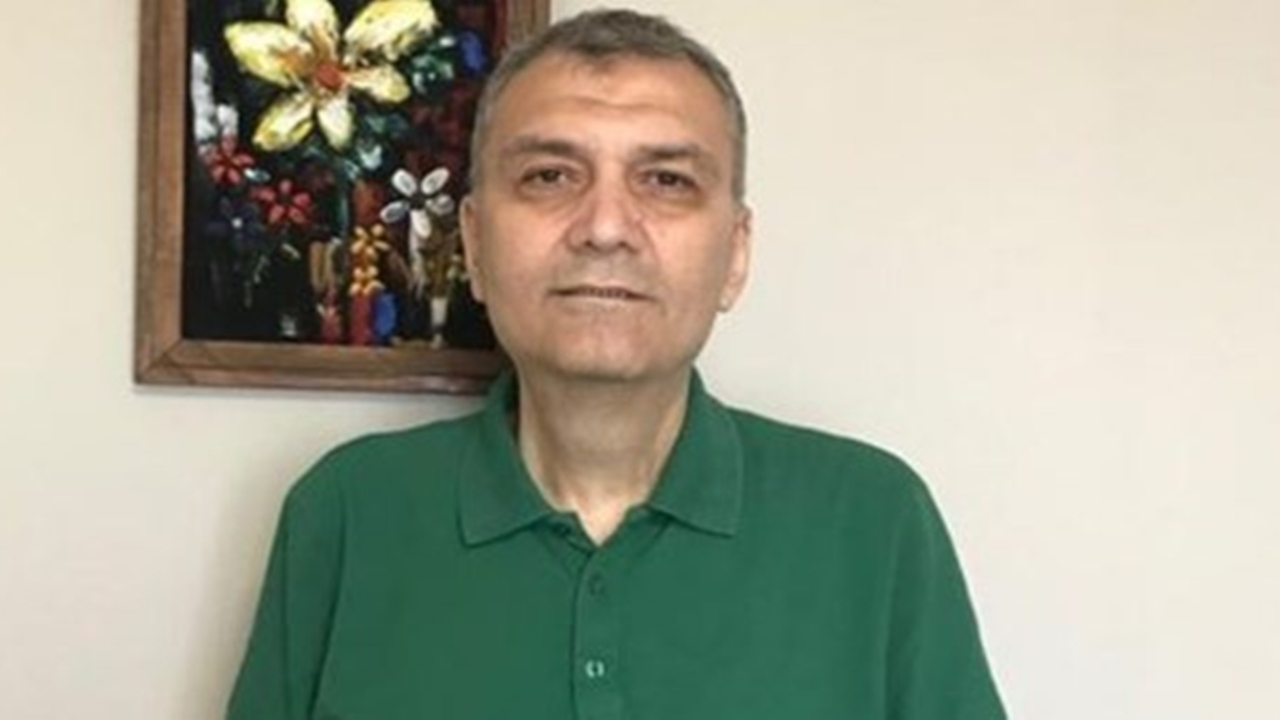 Adana'da Prof. Dr. Haluk Savaş'a pasaportu verilecek