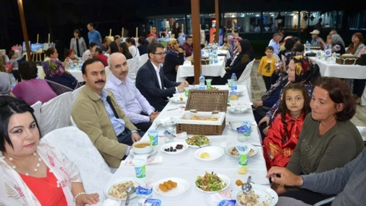 Mersin'de Kaymakam Hayatı Taşdan, engelli vatandaşlarla buluştu