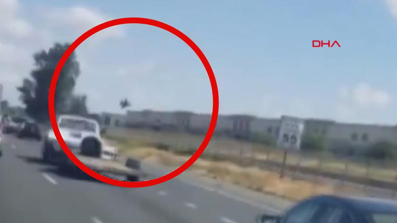 ABD'de F-16 uçağı depoların üzerine düştü!