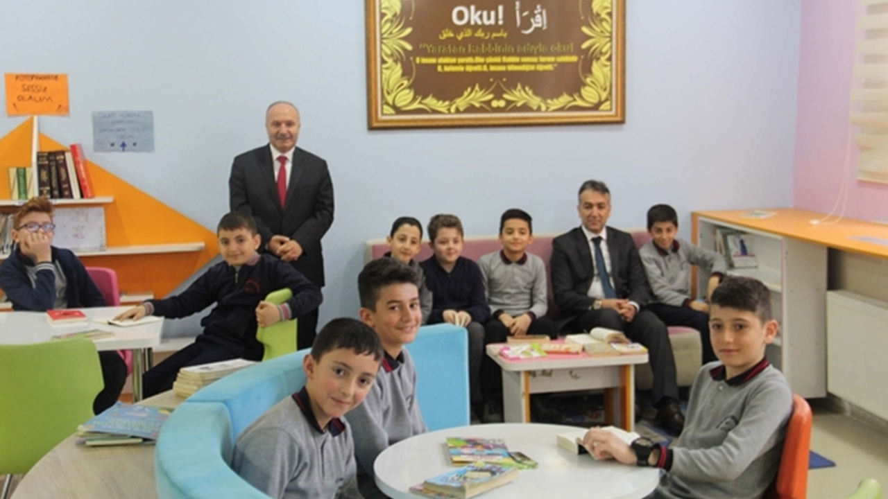 Bitlis'te Vali Oktay Çağatay’dan okul ziyaretleri