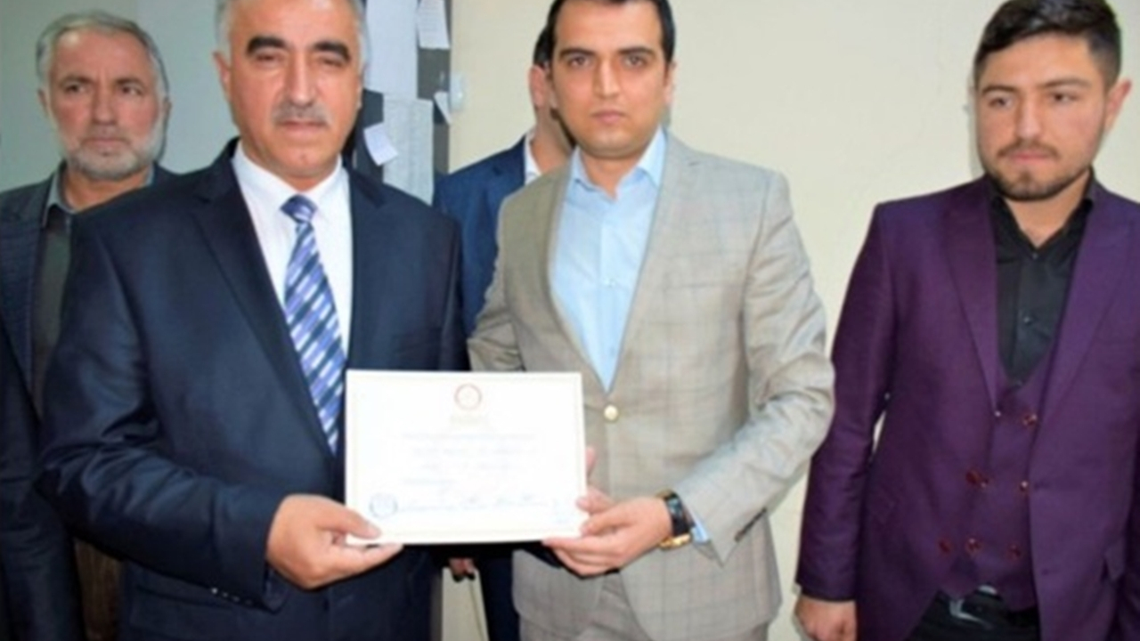 Elazığ'da YSK, Palu Belediye Başkanı Efrayim Ünalan’ın mazbatası iptal etti