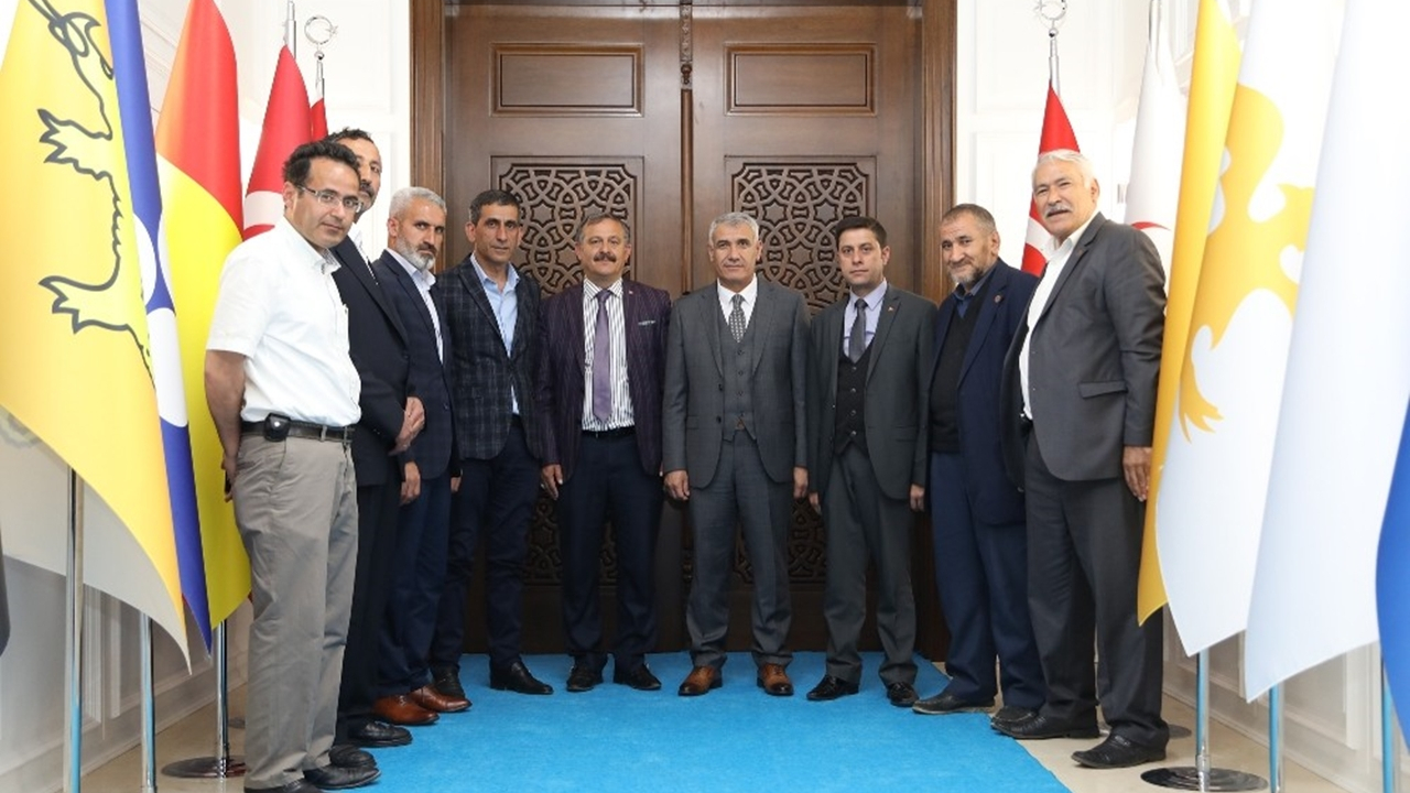 Malatya'da muhtarlardan Başkan Osman Gürkan’a ziyaret