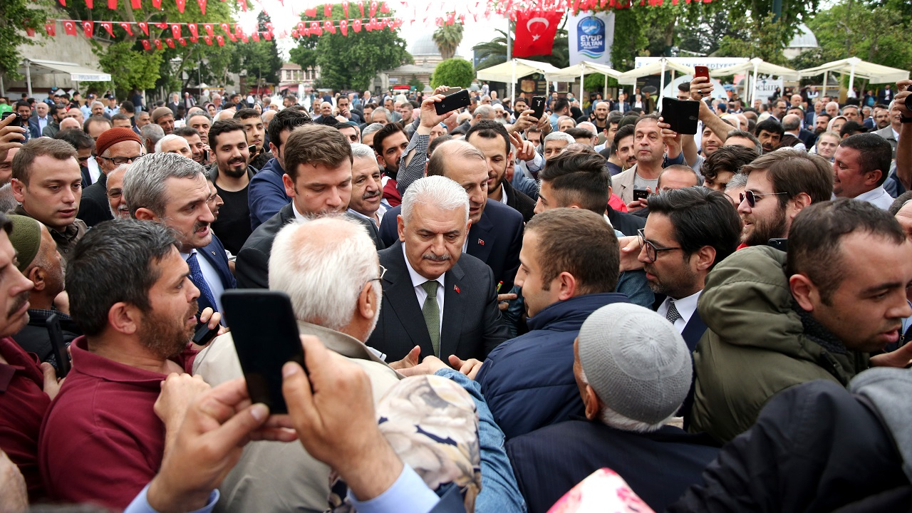 Binali Yıldırım: Bizi sevmeyenleri de seviyoruz!