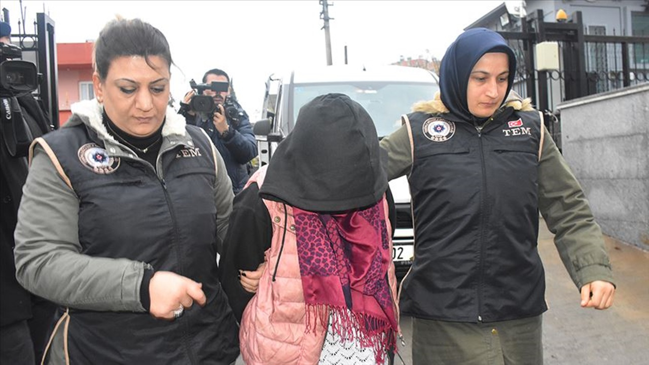 DAEŞ'li kadın teröristi PKK'lılar sınıra ulaştırmış