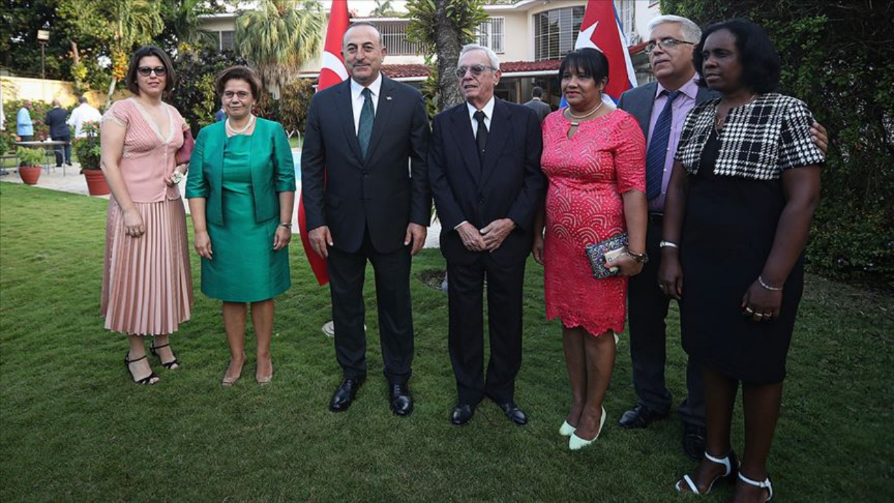 Türkiye'den Kübalı isme üstün hizmet madalyası!