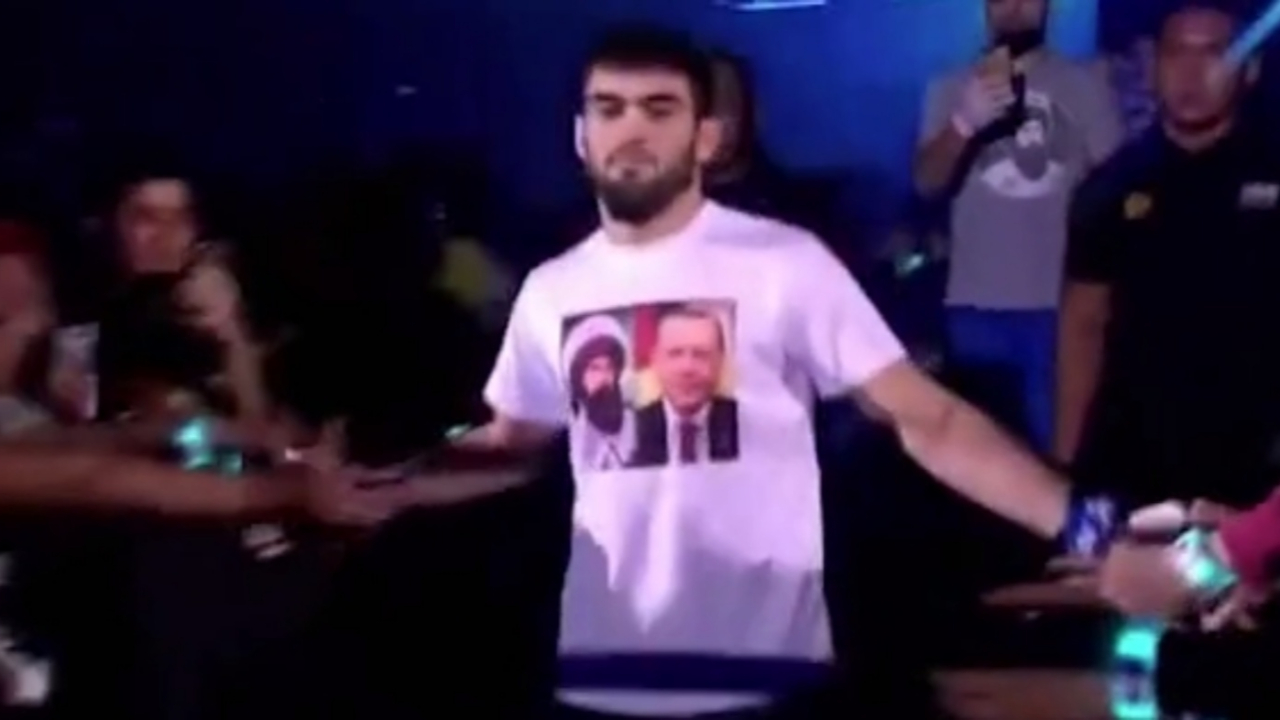 Ringe Erdoğan tişörtüyle çıktı!