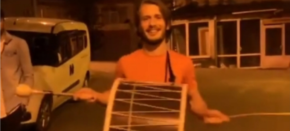 Abdülkadir Parmak, Ramazan davulcusu oldu!